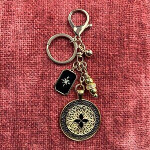 New ELEGANT FILIGREE Bag Charm Gold Tone 🎀